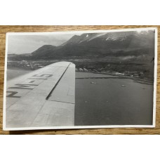 USHUAIA TIERRA DEL FUEGO ANTIGUA FOTO TIPO TARJETA POSTAL CIRCA 1965 VISTA AEREA